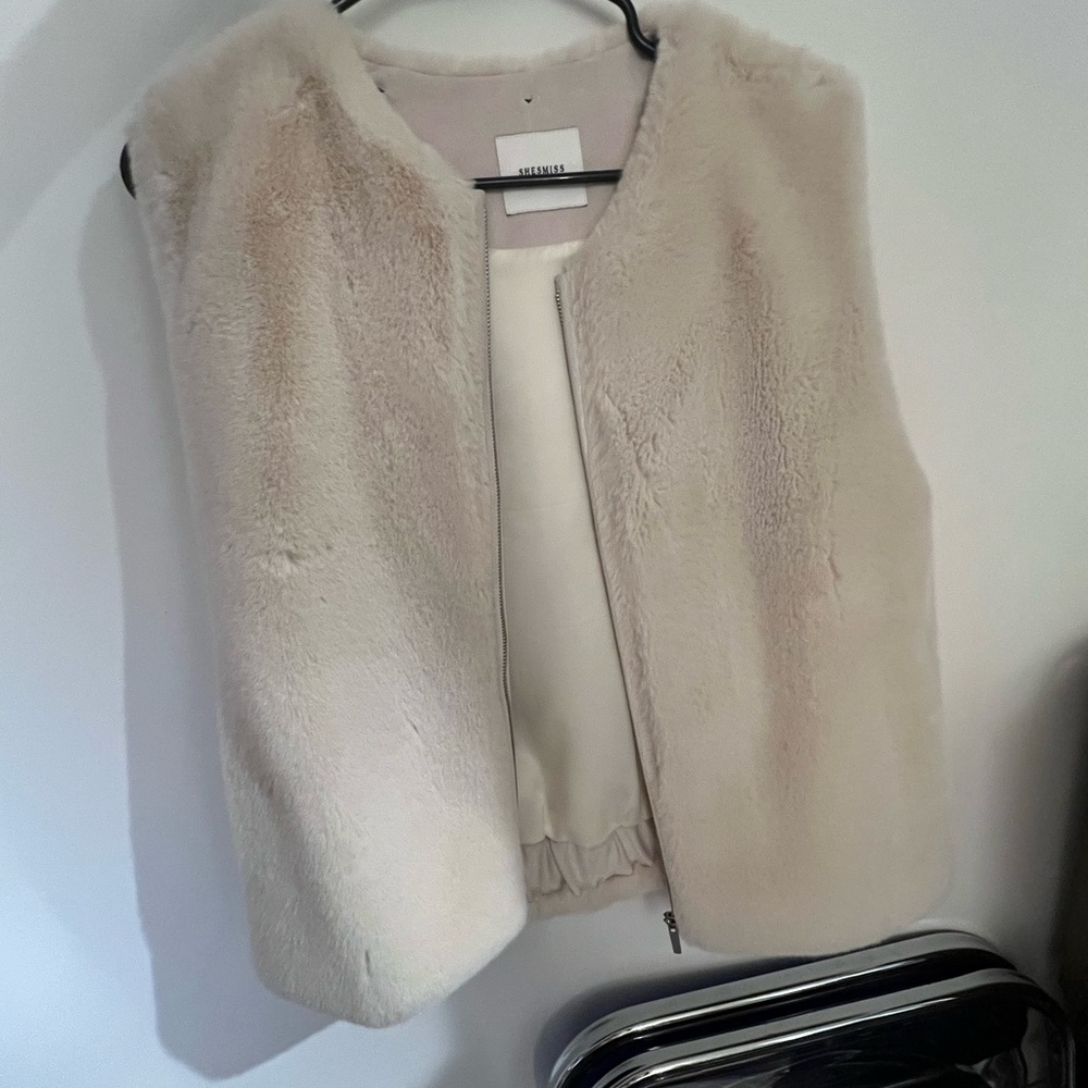 Fur Vest Like New